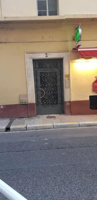Studette En Plein Coeur Du Vieux Ницца Экстерьер фото